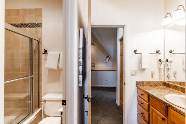 3 Bedrooms, Condominium, King Bed, 1 Queen and 1 Bunk Bed, Sofa، The Loft At Mountain Village By All Seasons Resort Lodging 7/7