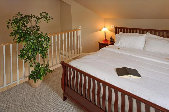 لوفت تنفيذي بسرير كينج، Lunenburg Arms Hotel 1/5