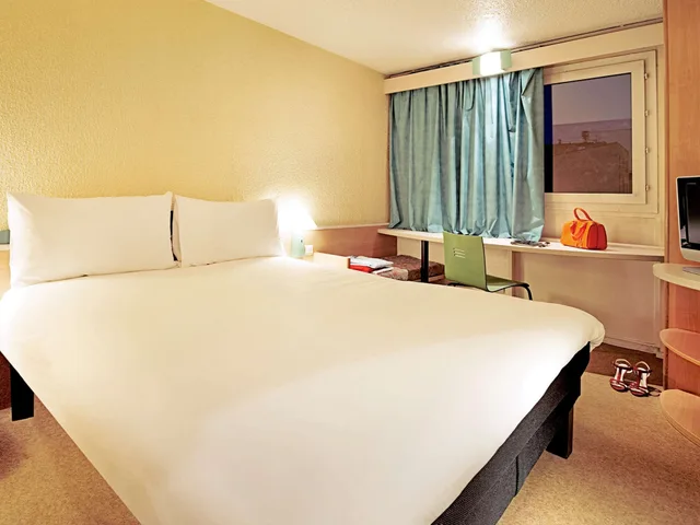 غرفة قياسية بسريرين منفصلين بإطلالة على المدينة، Ibis Astana Hotel 7/10