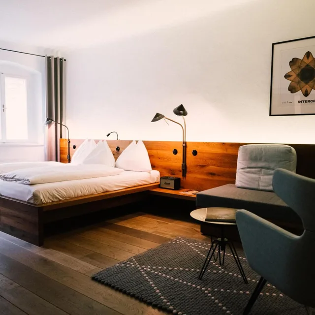 غرفة سوبيريور بسرير كينج، Arthotel Blaue Gans 1/7