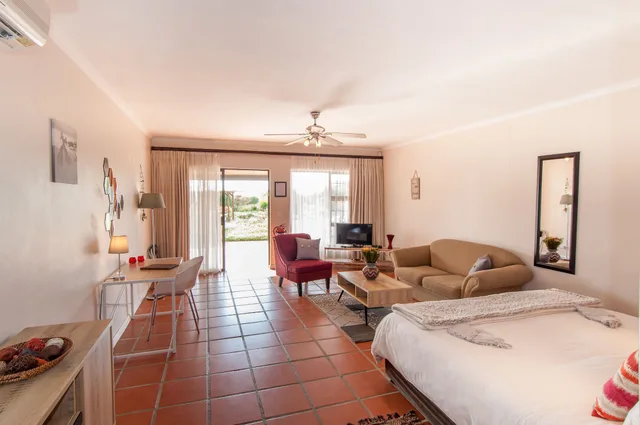 Superior, King Bed, Garden and Mountain View, Sofa، Wind-Rose Guest House 2/4