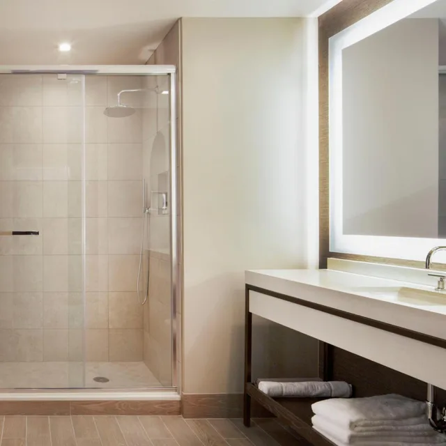 غرفة قياسية بسريرين كوين، Hyatt Regency Frisco Dallas 3/3
