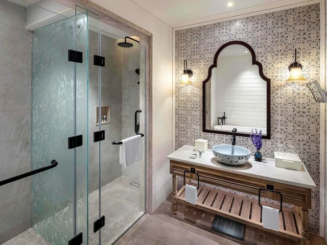 Junior Suite, Family, King Bed, Balcony, Mercure Da Lat Resort 7/7