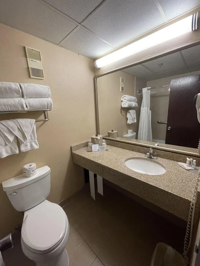 Suite, Multiple Beds, Comfort Inn Ballston 3/3