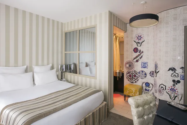 Design, Queen Bed, Hotel Le Bellechasse Saint Germain 1/6