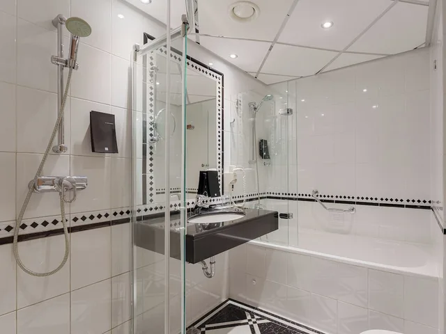 Premium, King Bed, Old Town View، Radisson Blu Ridzene Hotel, Riga 9/9