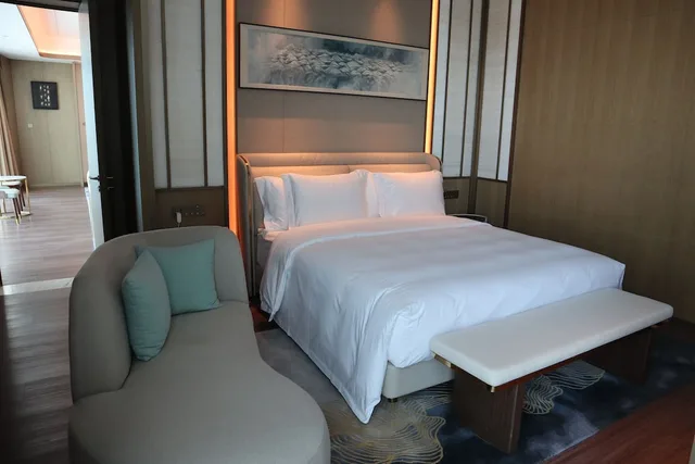 جناح رئاسي بسرير كينج، Wyndham Pingtan 1/2
