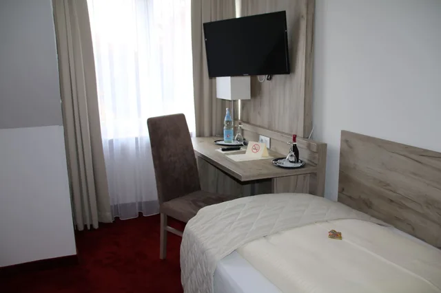 غرفة أساسية مفردة بسرير فردي، Hotel Rosengarten 1/1