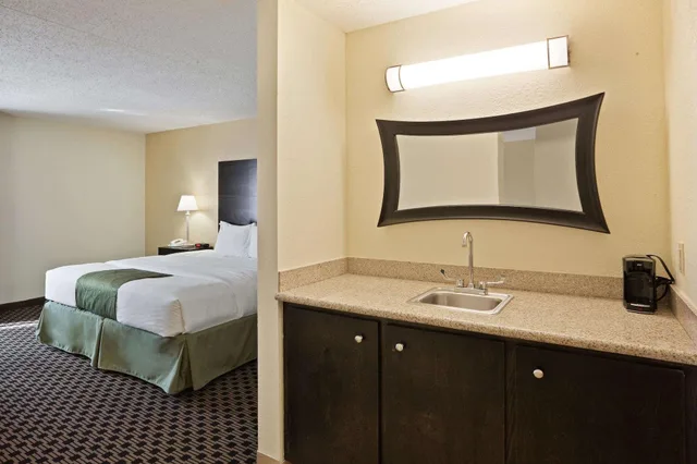 Suite, Multiple Beds، La Quinta Inn Suites Salina 3/3