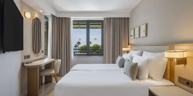 جناح جونيور بسرير كوين مع أريكة، Side Star Beach 2/10