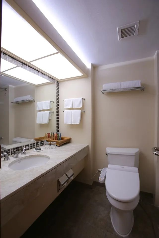 Tower, Infinity, King Bed, Ocean Front، Guam Reef Olive Spa Resort 4/4