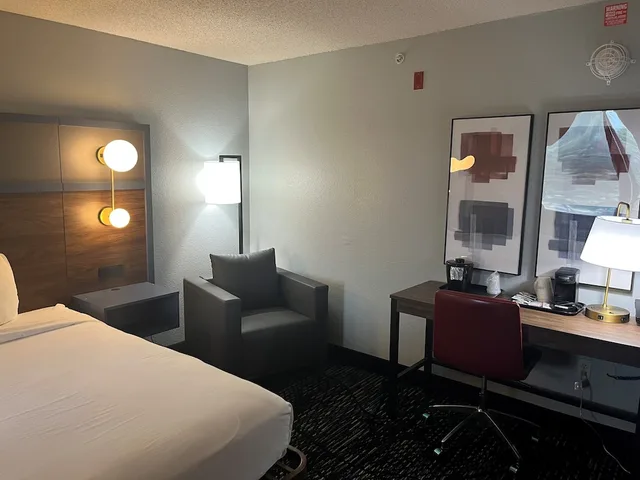 غرفة بسرير كينج بمطبخ، Americinn By Wyndham Lincoln North 3/4