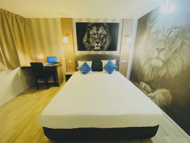 غرفة سوبيريور بسرير كوين، Kyriad Direct Lille Nord – Roubaix 5/7