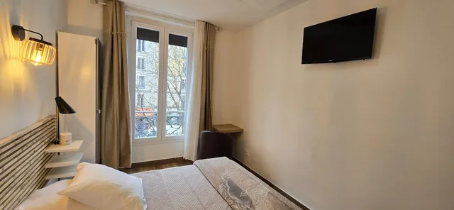 Standard, Queen Bed, No Elevator، CAMELIA PRESTIGE - PLACE DE LA NATION 7/10