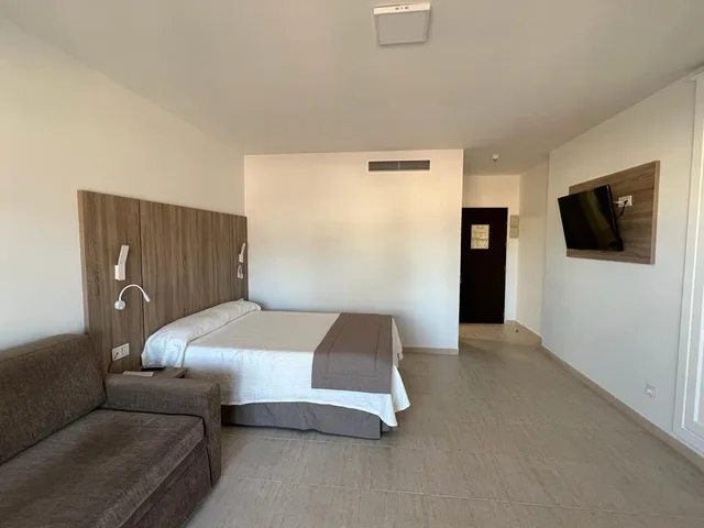 غرفة سوبيريور مفردة بشرفة، PYR Fuengirola 3/9