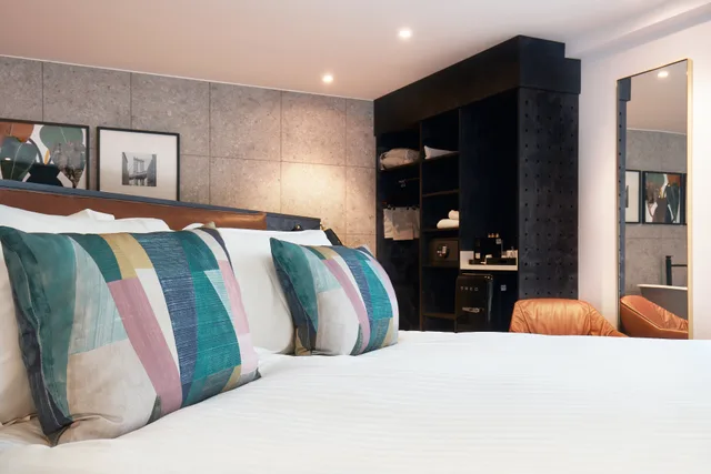 جناح بسرير كينج مع أريكة، voco Manchester - City Centre, an IHG Hotel 2/7