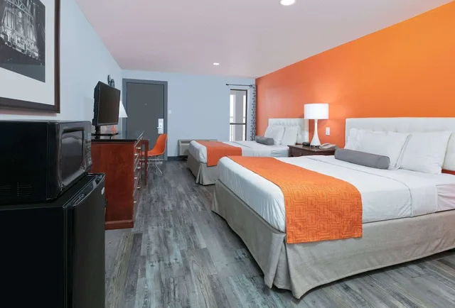 غرفة بسريرين كوين، Howard Johnson by Wyndham San Marcos 1/5