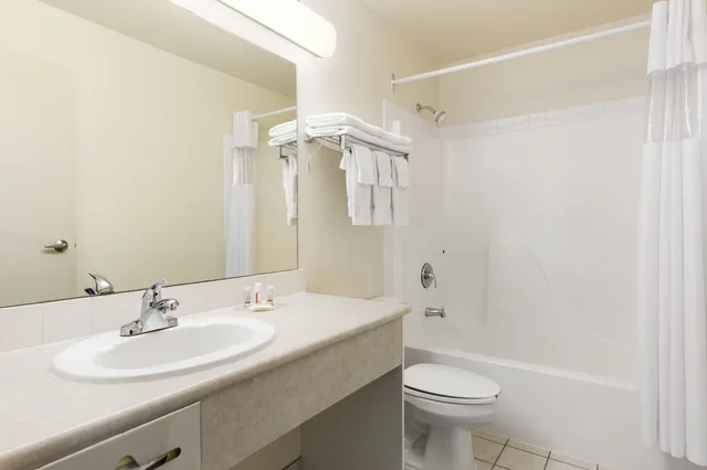 غرفة بسريرين كوين، Days Inn by Wyndham Steinbach 7/8
