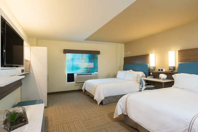 غرفة قياسية بسريرين مزدوجين لذوي الإعاقة، EVEN Hotel Rockville Washington DC Area 4/8
