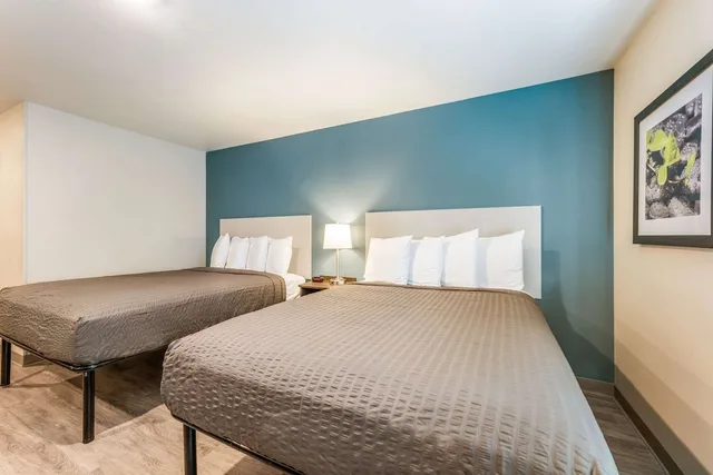 غرفة قياسية بسريرين كوين، WoodSpring Suites Linden 1/4