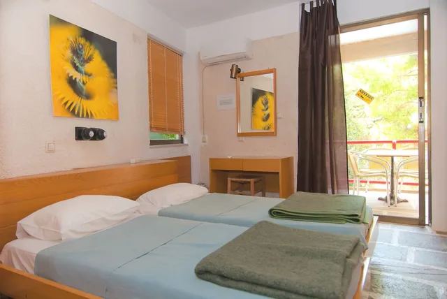 جناح بأربعة أسرّة، Apollonia Apartments 1/7