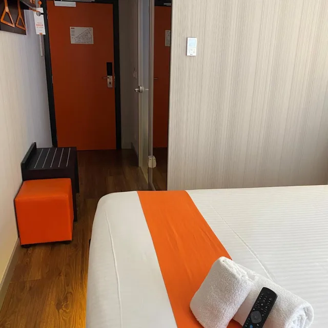 غرفة بسرير مزدوج، easyHotel Lisbon 3/6