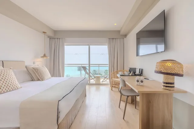 غرفة سوبيريور بسريرين منفصلين بإطلالة على البحر بشرفة، Hotel Soho Boutique Las Vegas 4/10