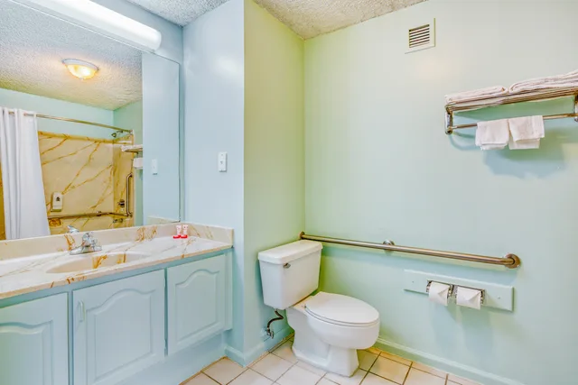 جناح بسرير كينج، OYO Townhouse Tulsa Woodland Hills 3/4
