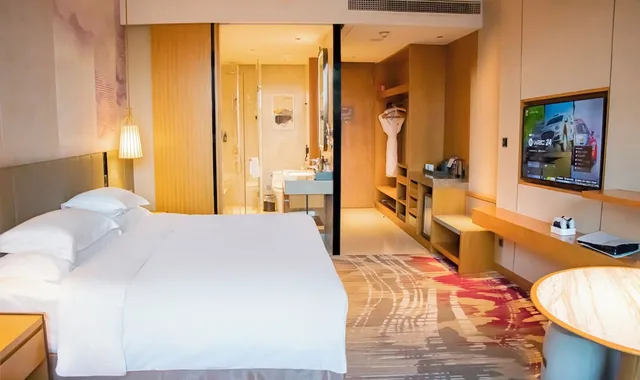 غرفة قياسية بسرير كينج، Crowne Plaza Huzhou 2/4