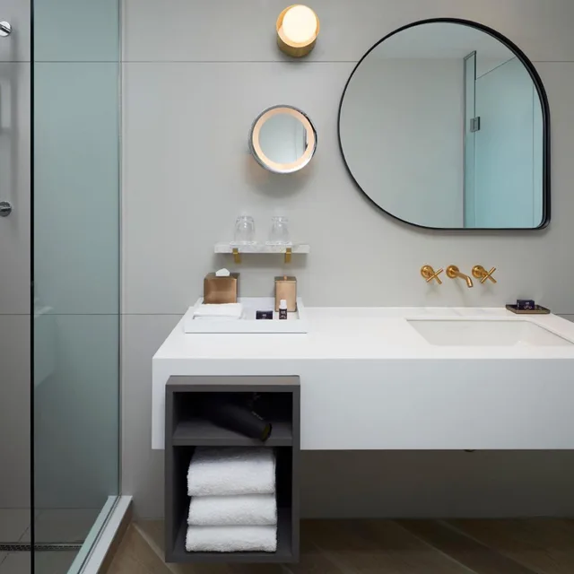 غرفة ديلوكس بسرير كينج بإطلالة، Andaz Ottawa Byward Market A Concept By Hyatt 3/4