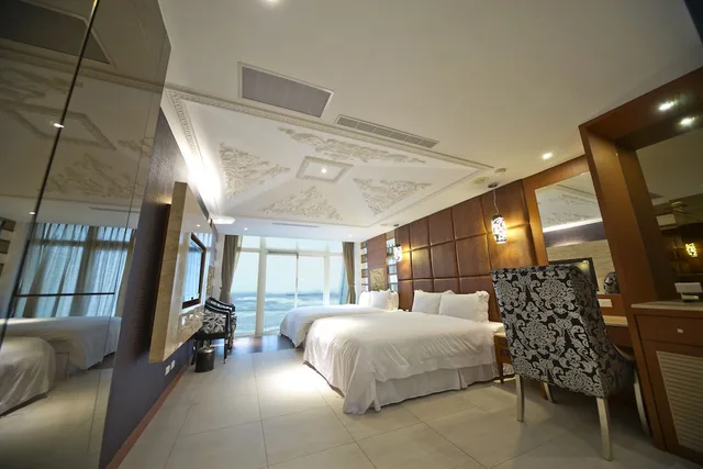 غرفة ديلوكس بسريرين كينج بإطلالة على الشاطئ، White House Beach Resort 1/7