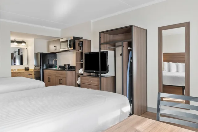 غرفة قياسية بسرير كينج بمطبخ صغير، SureStay Studio by Best Western Paradise Lancaster County 2/6