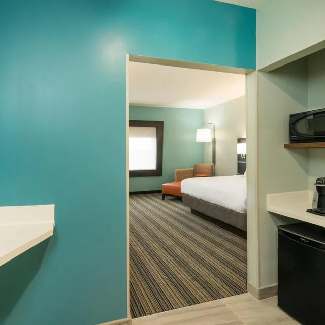 غرفة قياسية بسريرين كوين بحوض استحمام لذوي الإعاقة، Holiday Inn Express Suites Greenville Se Simpsonville 2/2