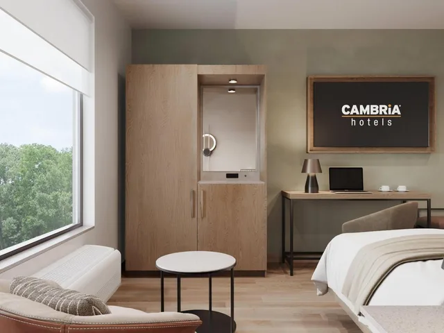 غرفة بسرير كينج بحوض استحمام لذوي الإعاقة، Cambria Hotel Euless - DFW Airport South 5/6