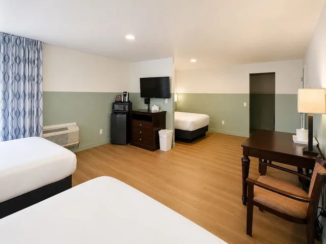 غرفة عائلية بسريرين كوين، Stargazer Inn And Suites 8/10