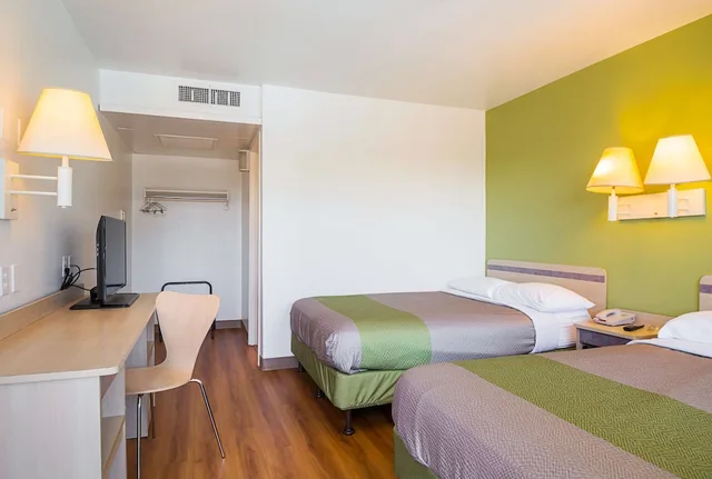 Standard, 2 Double Beds, Motel6 Pueblo, CO - I-25 1/5