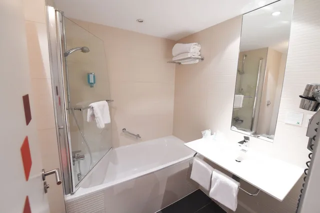غرفة قياسية بسرير كينج، HOLIDAY INN MULHOUSE 9/10