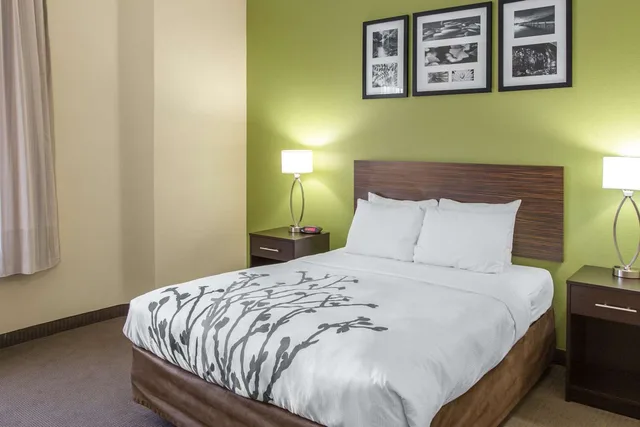 غرفة بسرير كوين، Sleep Inn & Suites Bakersfield North 2/5
