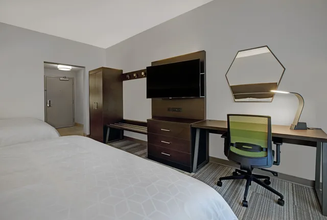 غرفة قياسية بسرير فردي، Holiday Inn Express Milwaukee Downtown 2/4