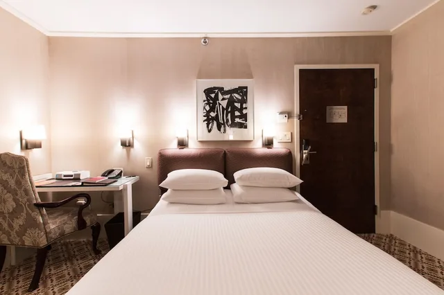 غرفة فاخرة بسرير كوين، City Club Hotel 2/2
