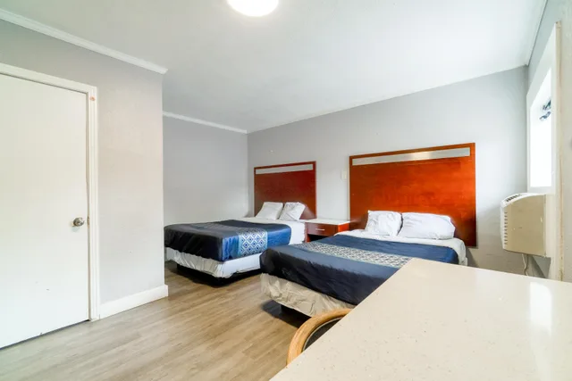 غرفة قياسية رباعية، Alamo Oasis Inn and Suites By OYO San Antonio 3/5