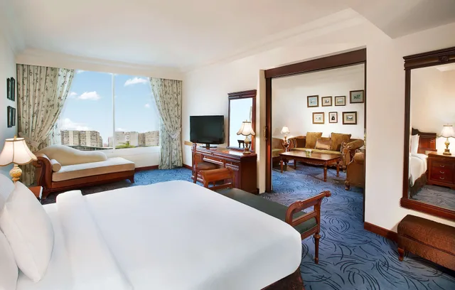 جناح ملكي بسرير كوين، Hilton Alexandria Green Plaza 1/7
