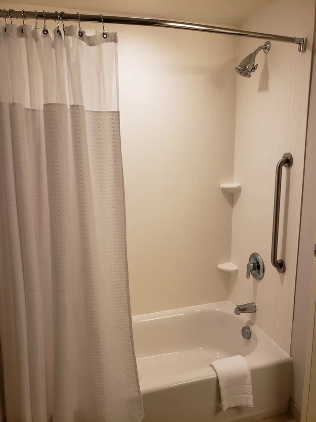 جناح بسريرين كوين مع أريكة، Courtyard Jacksonville 3/3
