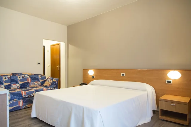 غرفة قياسية ثلاثية، Hotel Royal Village 3/7
