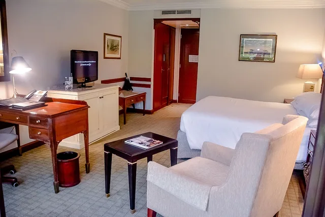 غرفة بسرير كوين، Fairmont The Norfolk 4/6