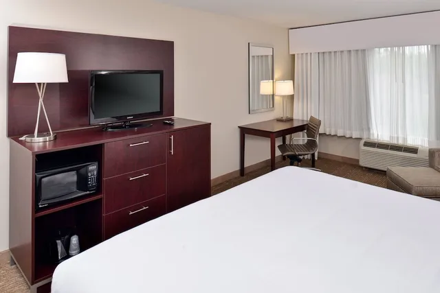 غرفة قياسية بسرير كوين، Holiday Inn Express Hotel And Suites Lafayette 7/10
