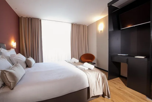 غرفة كومفورت بسرير كينج بإطلالة على البحر بشرفة، Bura 45 Boutique Hotel 3/5