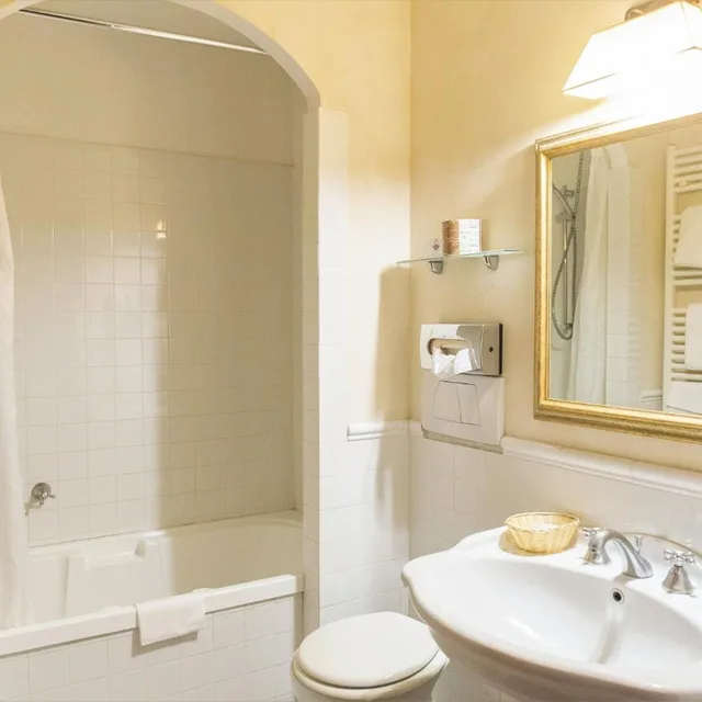 غرفة سوبيريور ثلاثية، Hotel Clitunno 8/10