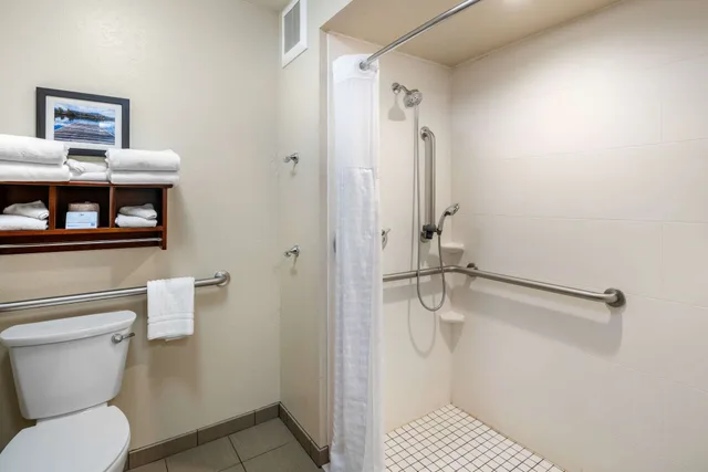 غرفة بسريرين كوين يُسمح فيها بالحيوانات الأليفة لذوي الإعاقة، Comfort Inn & Suites Coeur d'Alene, ID 5/5