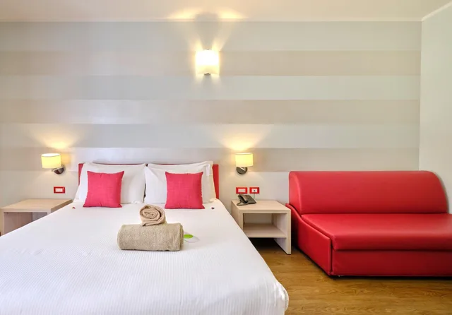 غرفة ديلوكس بسرير مزدوج أو سريرين منفصلين، HOTEL EDEN GARDA 6/10